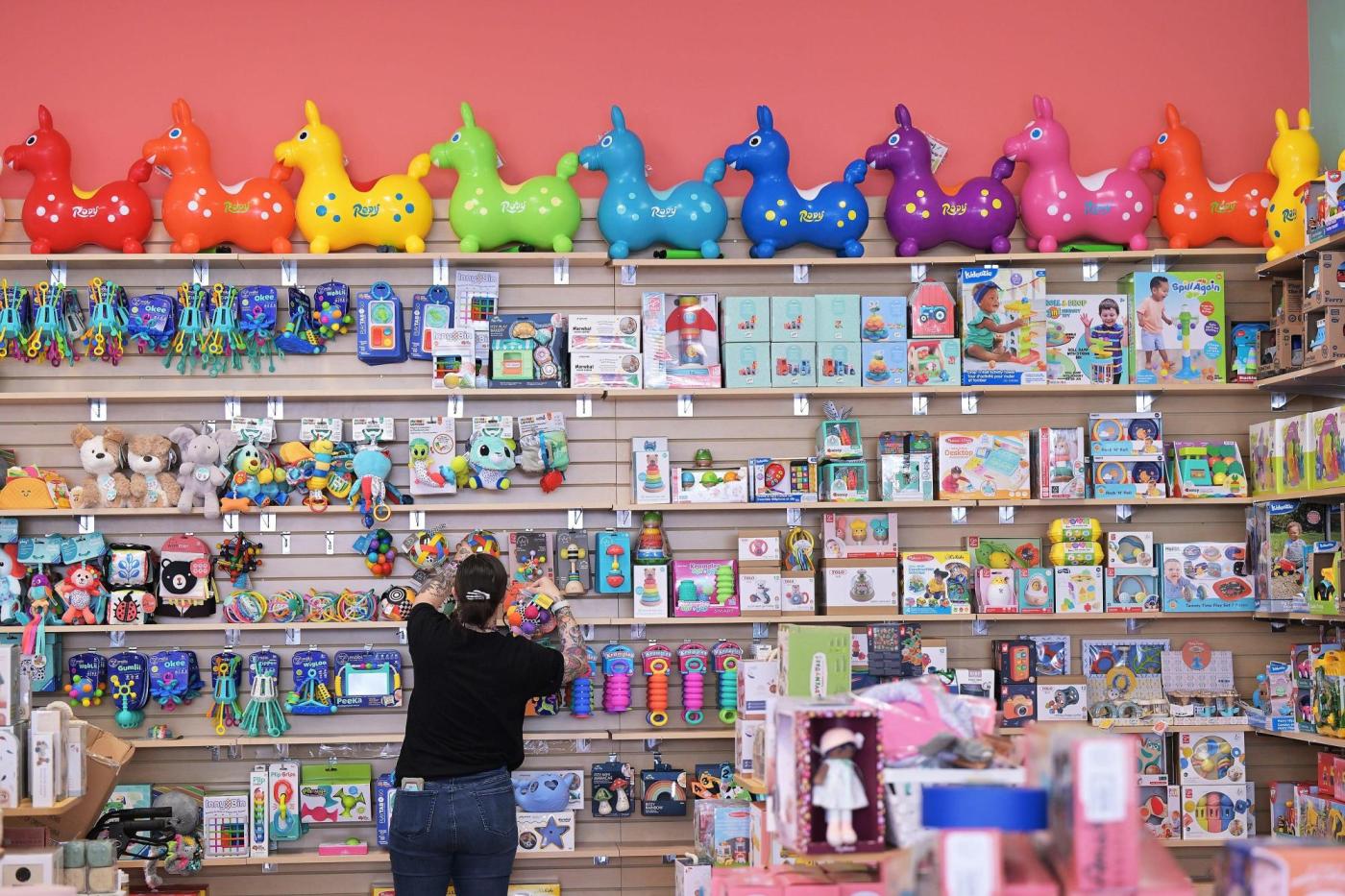Will the price be right? What shoppers can expect for the holiday season