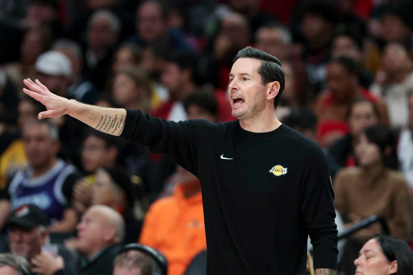 Lakers using PechaKucha as team-bonding exercise