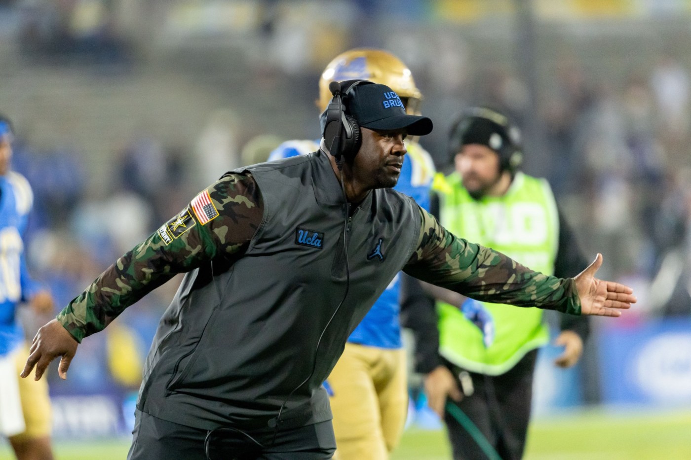 Bruins get crash course in rivalry ahead of UCLA-USC game
