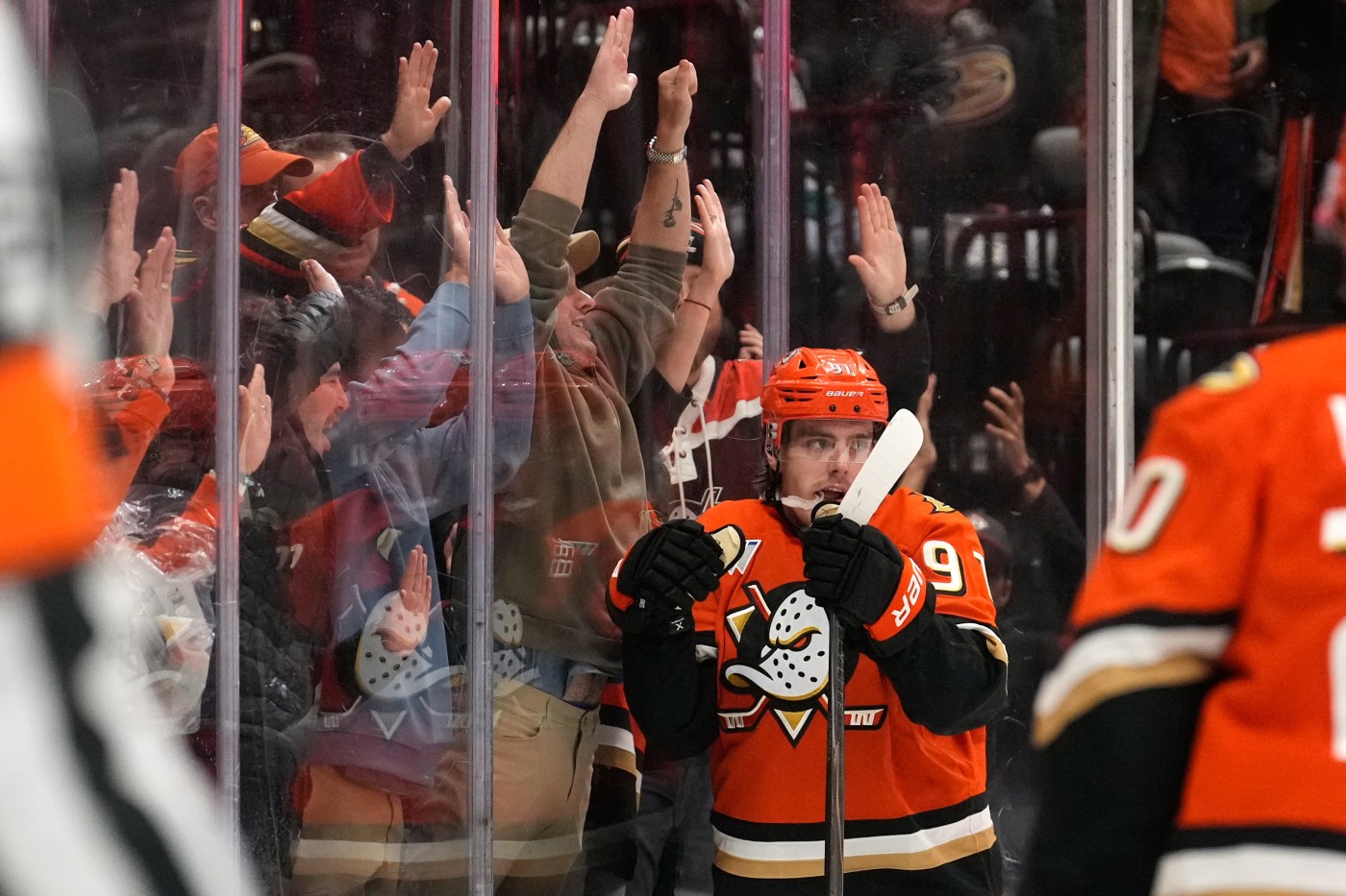 High-flying Ducks head for Colorado with a 7-game winning streak