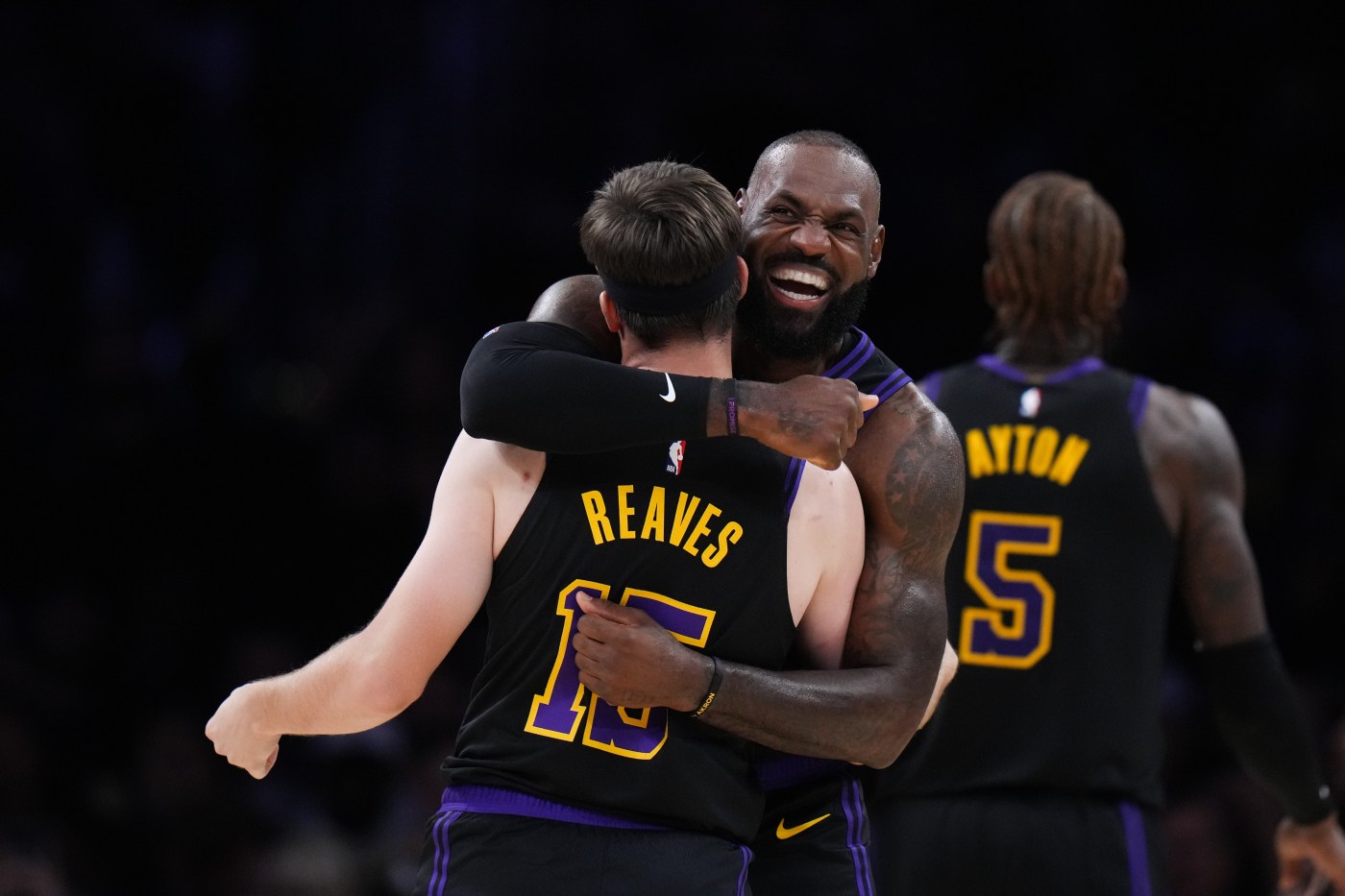 LeBron James’ season debut offers glimpse into Lakers’ offensive potential