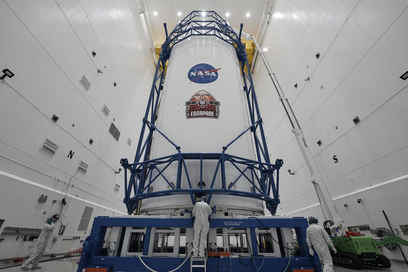 Blue Origin launches huge rocket carrying twin NASA spacecraft to Mars