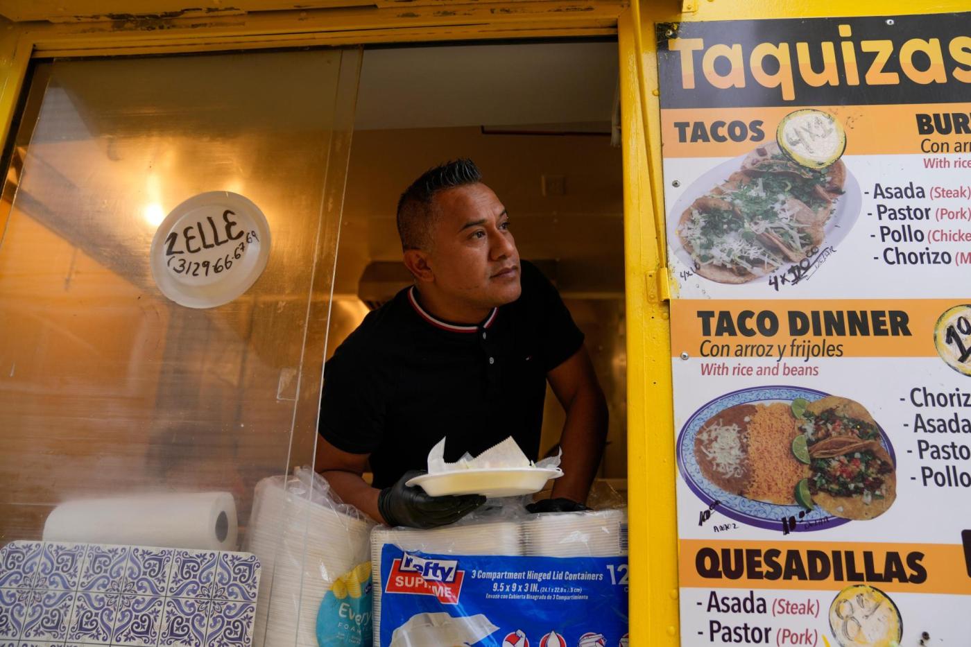 A Chicago street vendor couple has a defiant response to immigration arrests: Stick to the routine