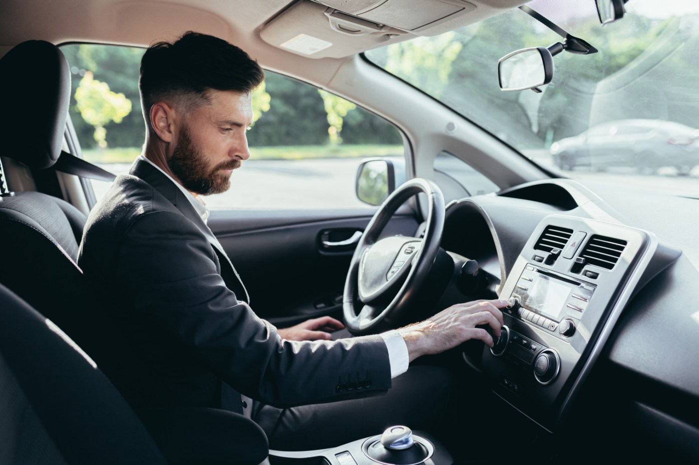 Why GM’s announcement to move away from CarPlay is bad for radio