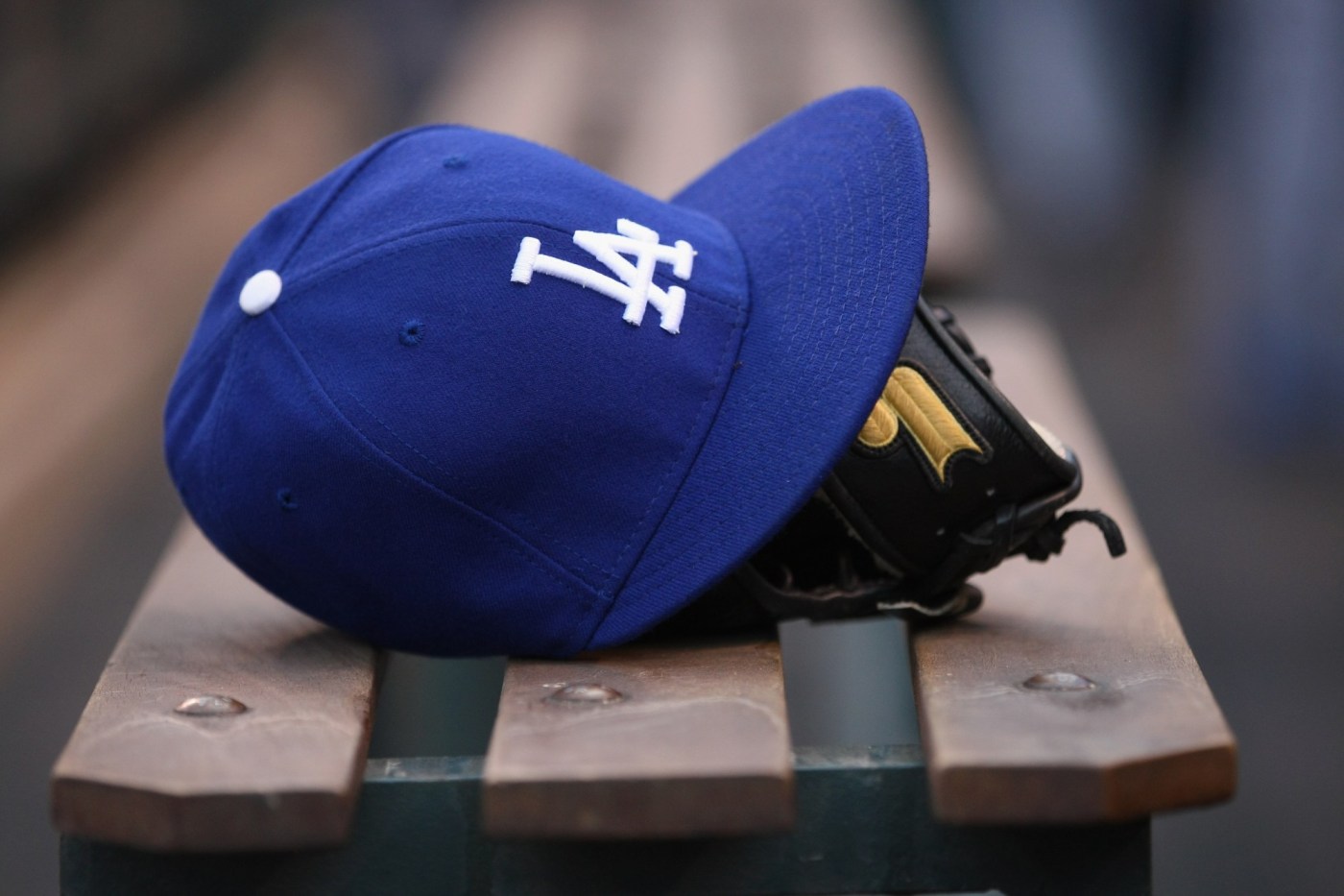 Dodgers make minor-league trade with Mariners