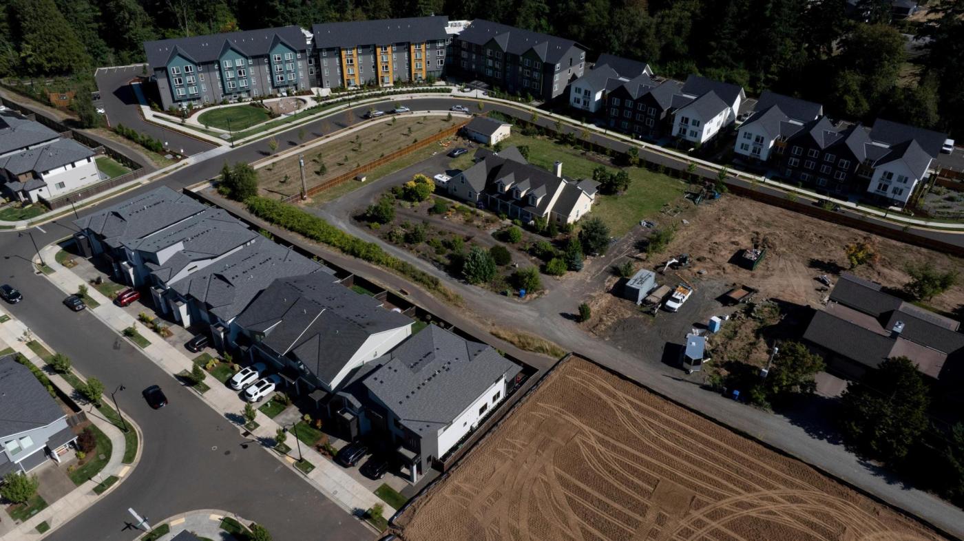US homes sales rose in October as homebuyers seized on declining mortgage rates