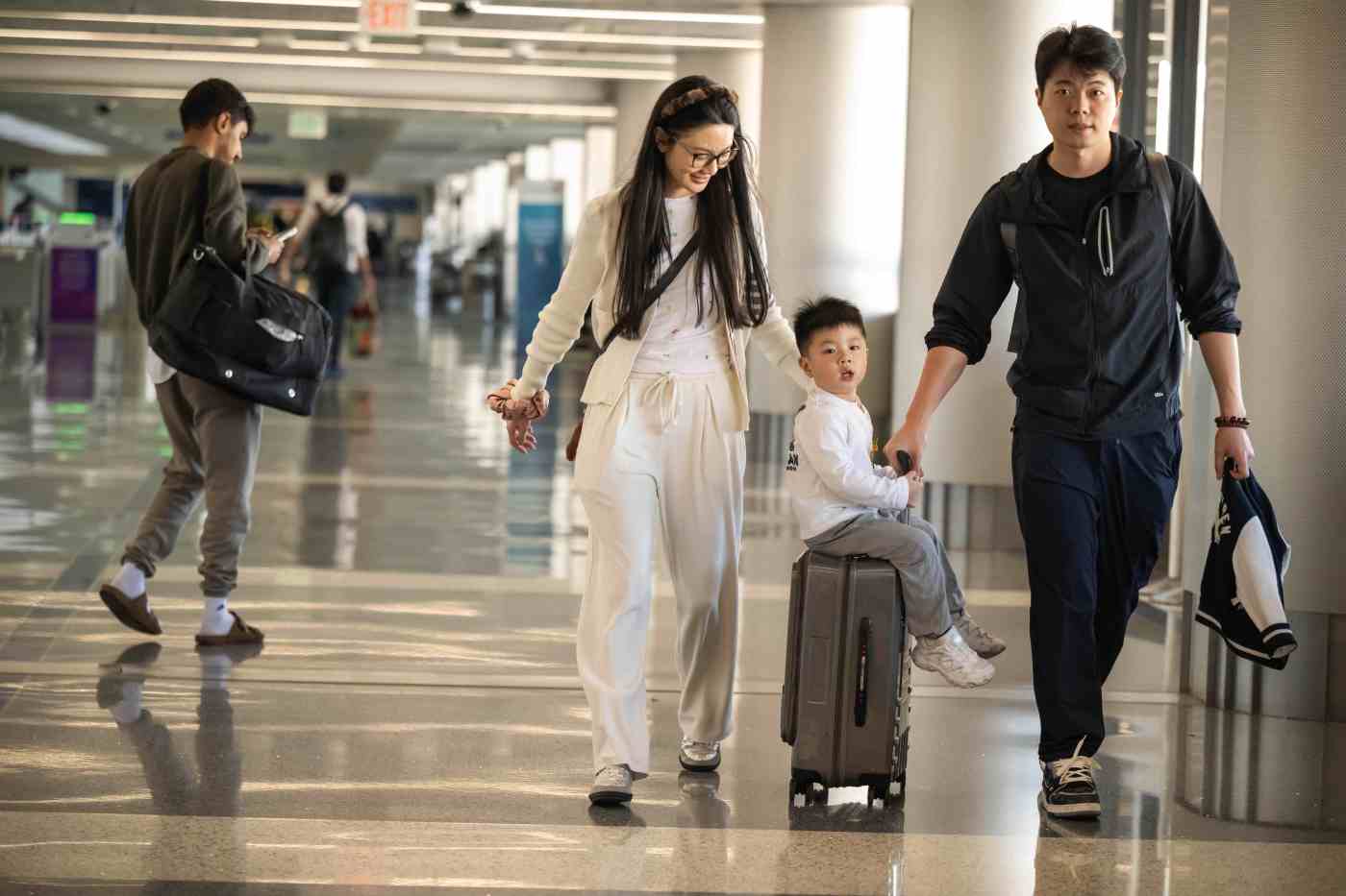 Delays, cancellations increase at LAX, John Wayne, Ontario airports amid lingering shutdown