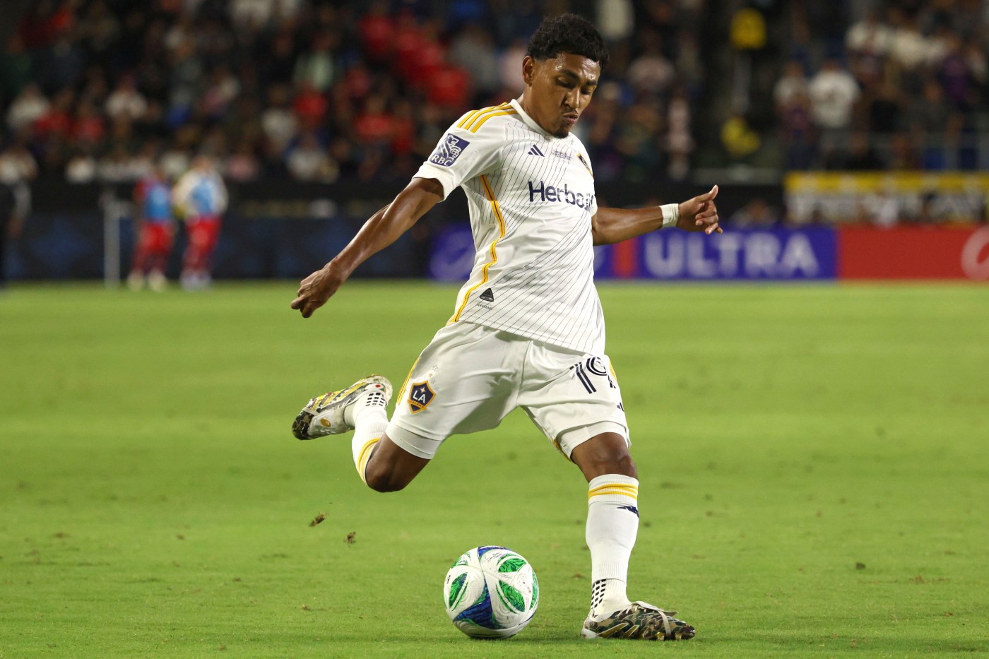 Galaxy closes season with friendly against Club America