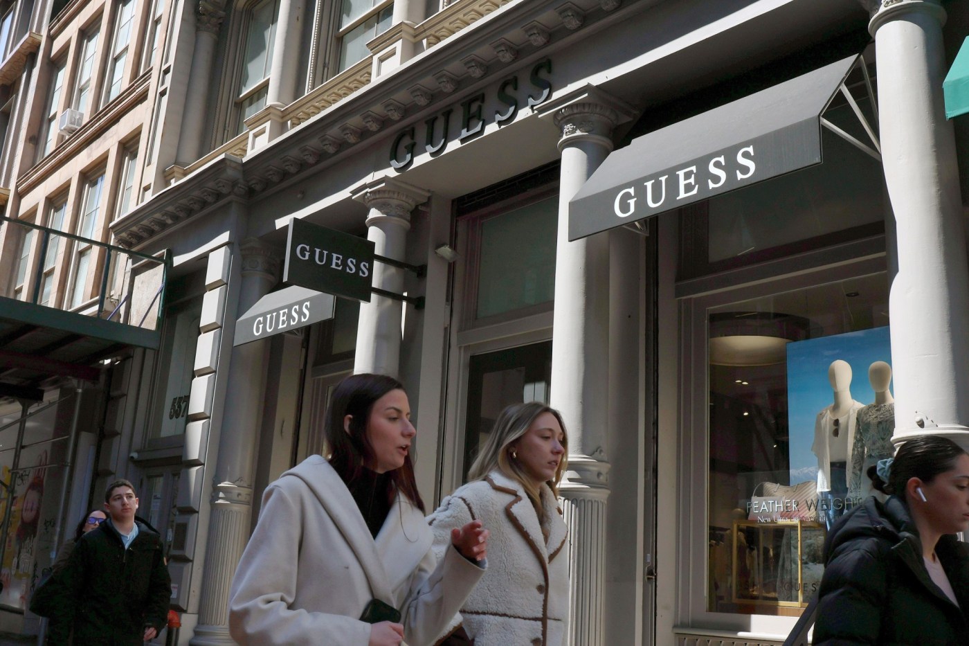 Guess laying off 100, shifting L.A. headquarter ‘functions’ to Switzerland