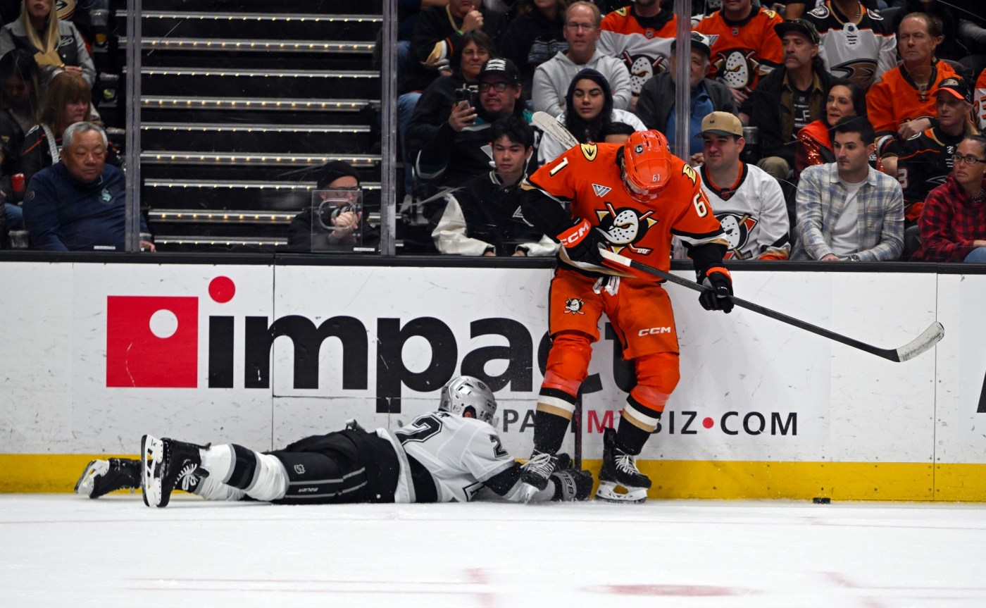 Ducks rally to beat Kings on Mason McTavish’s shootout goal