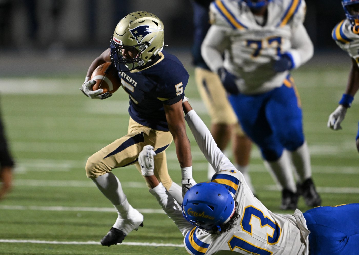 LA Daily News football wrap-up: All the stories, photos and scores from semifinal playoff games