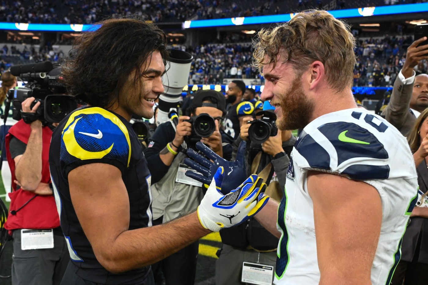 Former Rams WR Cooper Kupp draws warm welcome in return to SoFi Stadium
