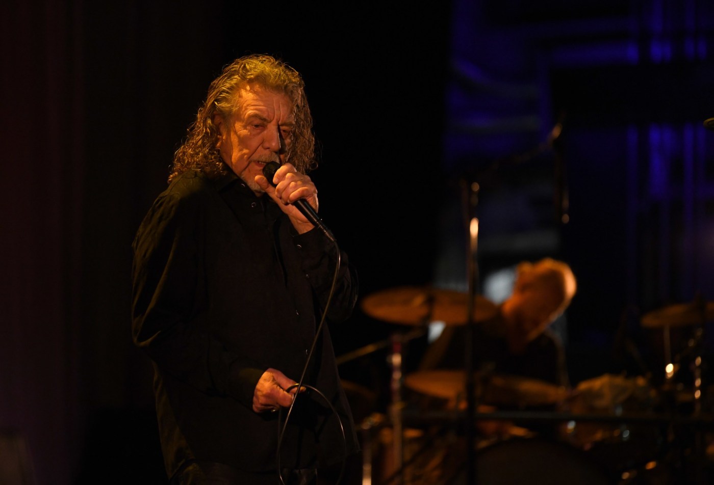 Robert Plant and Saving Grace deliver Led Zeppelin tunes and more in LA