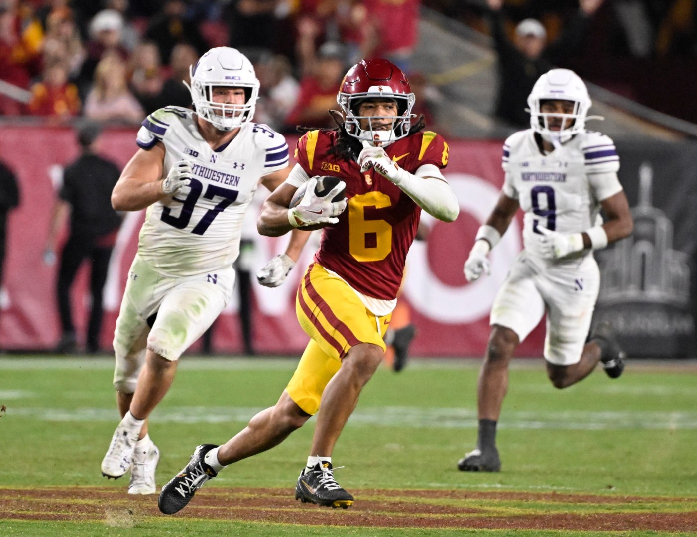 No. 20 USC football tops Northwestern, making most of a short week