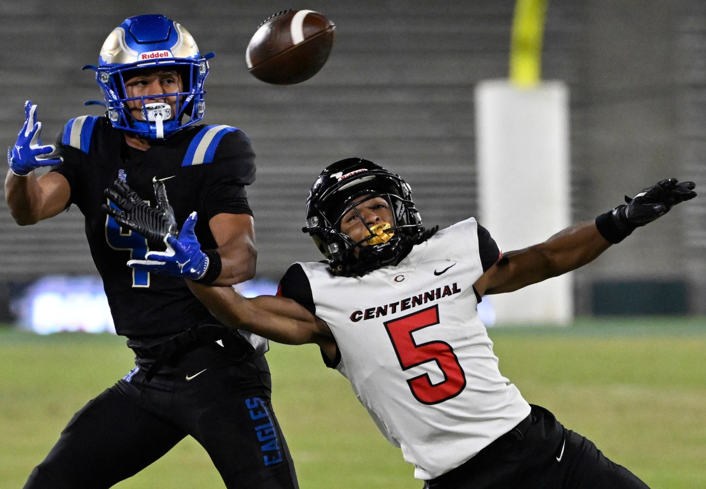 Santa Margarita football dominates Centennial to win Division 1 title