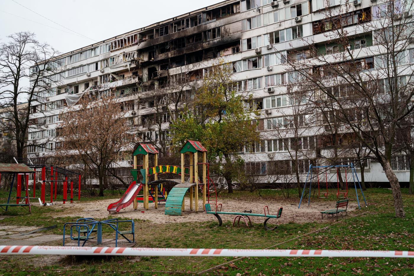 US push for Russia-Ukraine peace deal gains momentum as attacks on Kyiv kill 7