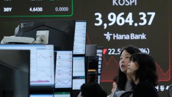 US stocks rise on last trading day of November