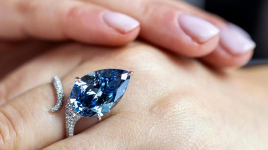 ‘Mellon Blue’ diamond sells for $26.6 million at Swiss auction