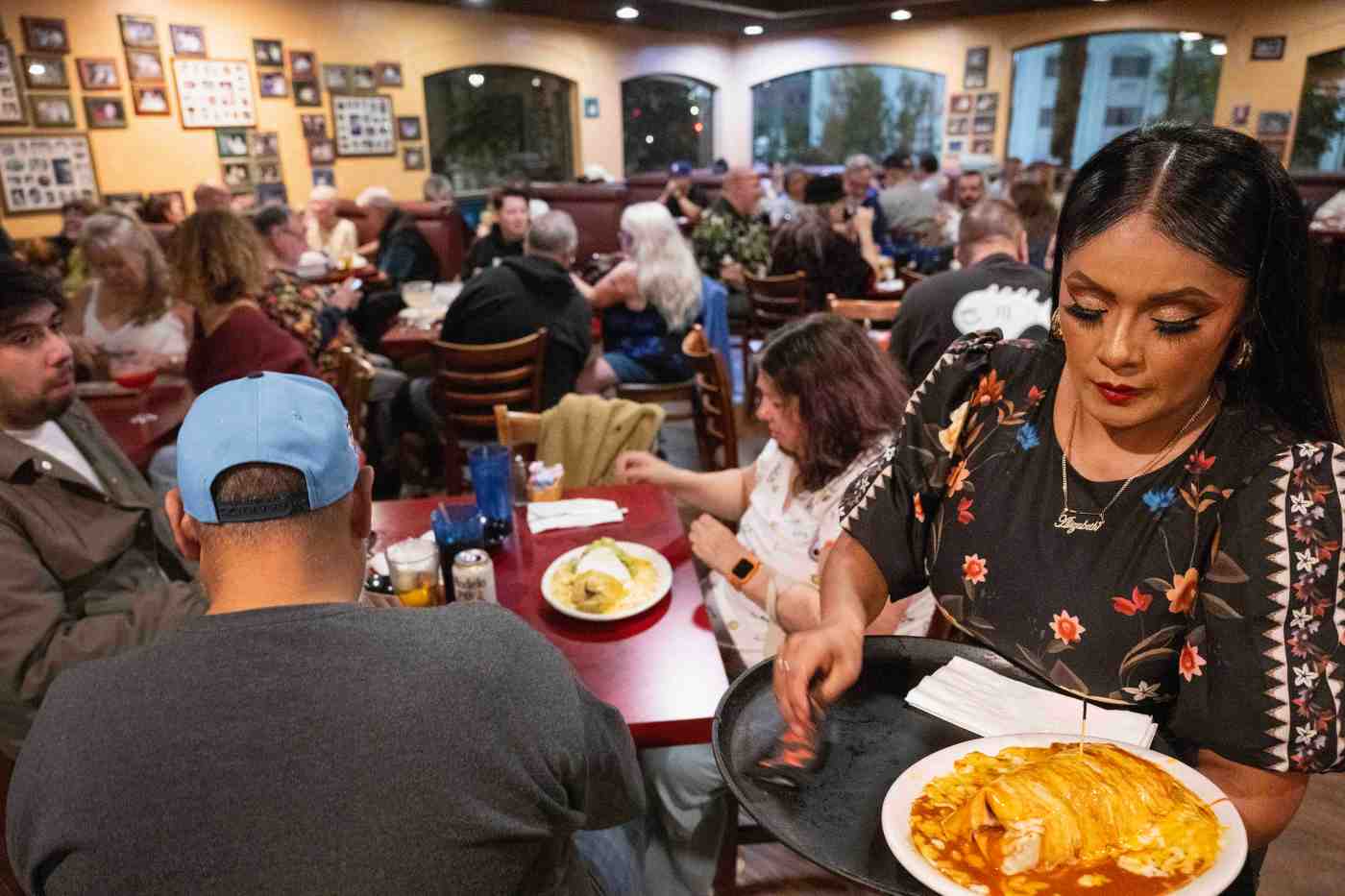 A San Pedro favorite, the Green Onion, hailed as its closing nears