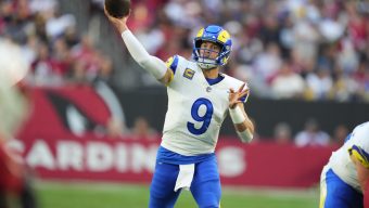 Rams thump Cardinals to stay tied atop NFC West