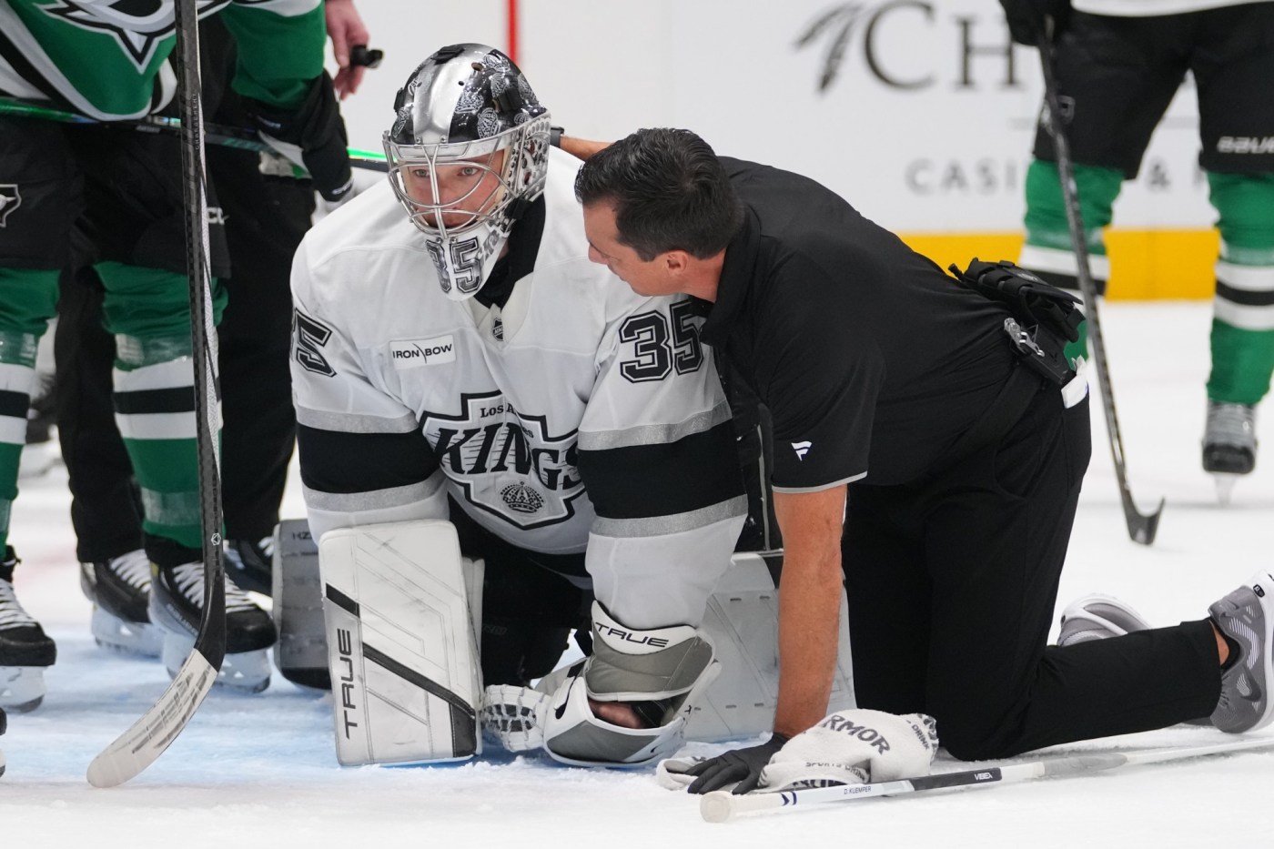 Kings lose Darcy Kuemper and scoring slump continues against Stars