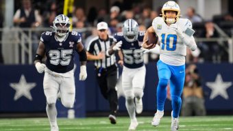 Justin Herbert, Chargers rout Cowboys, edge closer to playoffs