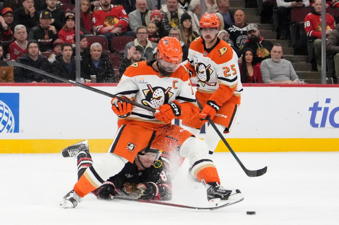 Ducks squander hot start in loss to Blackhawks