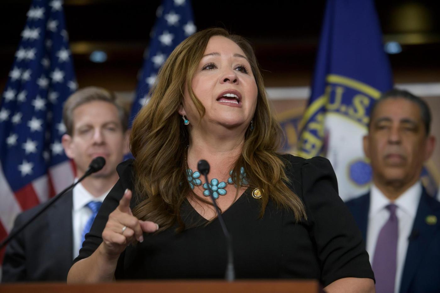 Arizona congresswoman claims she was pepper sprayed during federal operation