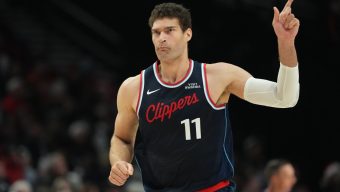 Clippers dominate 2nd half to beat Blazers for 3rd straight win