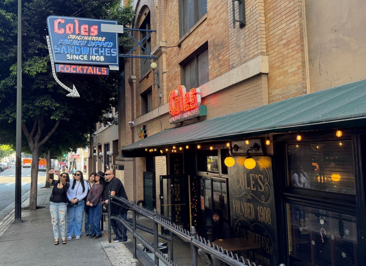 Yet another ‘last’ meal at Cole’s French Dips, still open in DTLA