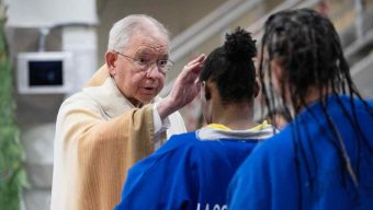 Sheriff, archbishop bring Christmas faith to inmates at LA County detention center