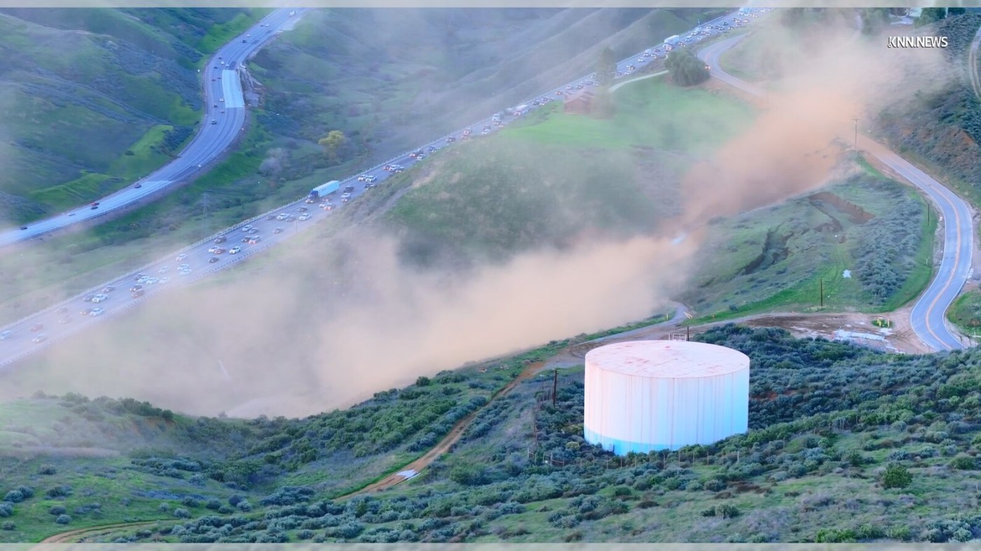 5 Freeway in Castaic reopens after closure caused by ruptured natural gas line