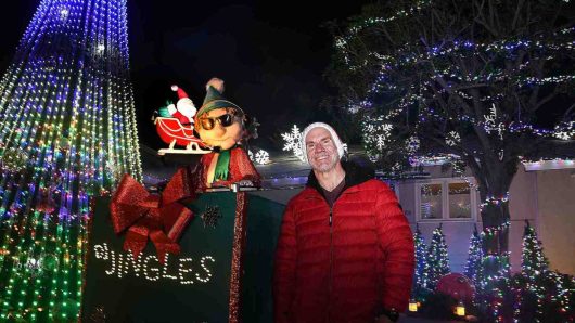 Lights on Display is a 15-minute spectacular featuring animatronics in Sherman Oaks