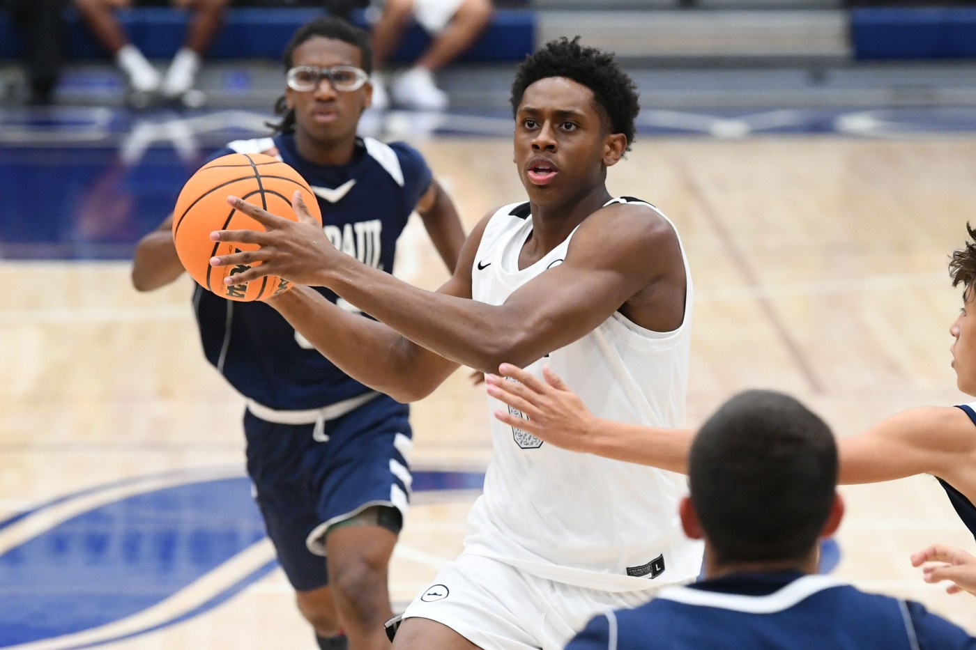 Sierra Canyon basketball’s newcomers making their presence felt