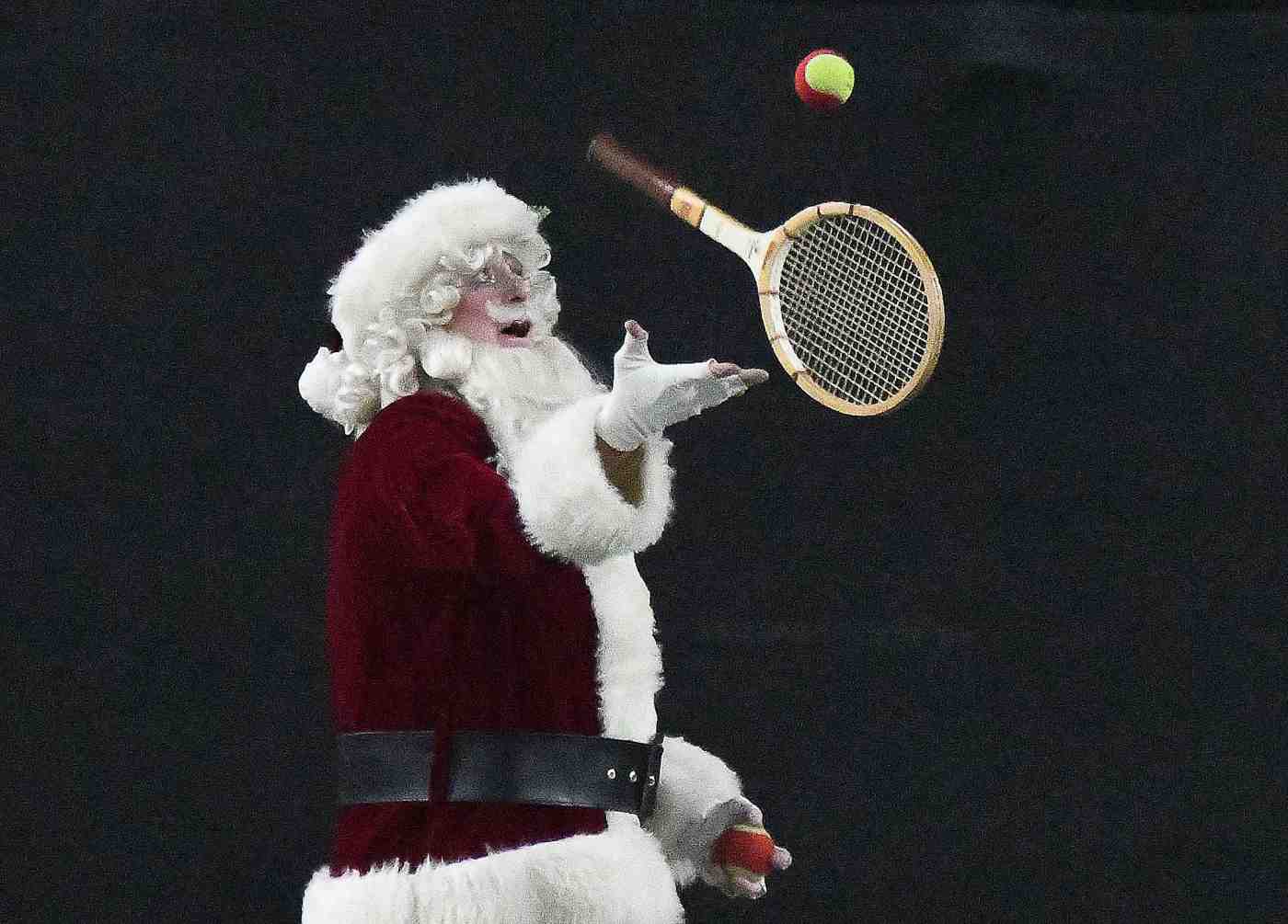 Van Nuys tennis academy holds holiday fundraiser to support underserved children