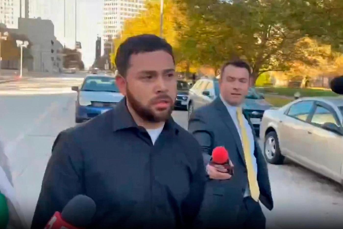 Ex-Missouri officer pleads guilty to searching women’s phones for sexual photos during stops