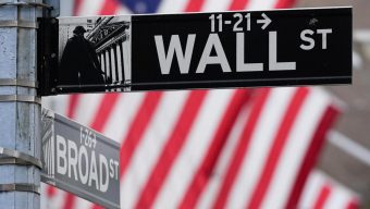 SEC chief wants to ease rules for small-firm public offerings