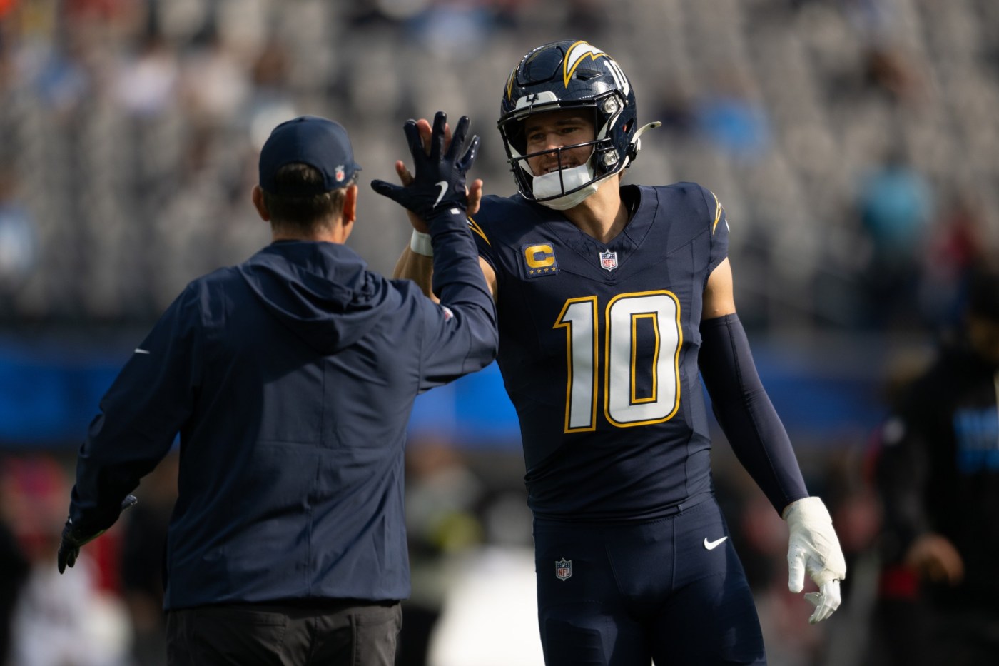 Chargers prioritize health for regular-season finale vs. Broncos