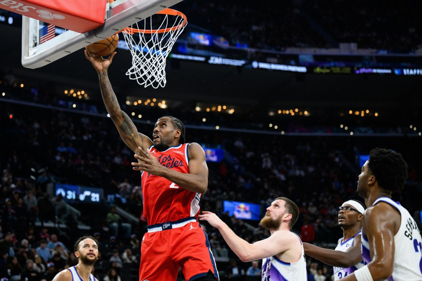 Kawhi Leonard has another big night as Clippers beat Jazz for 6th straight win