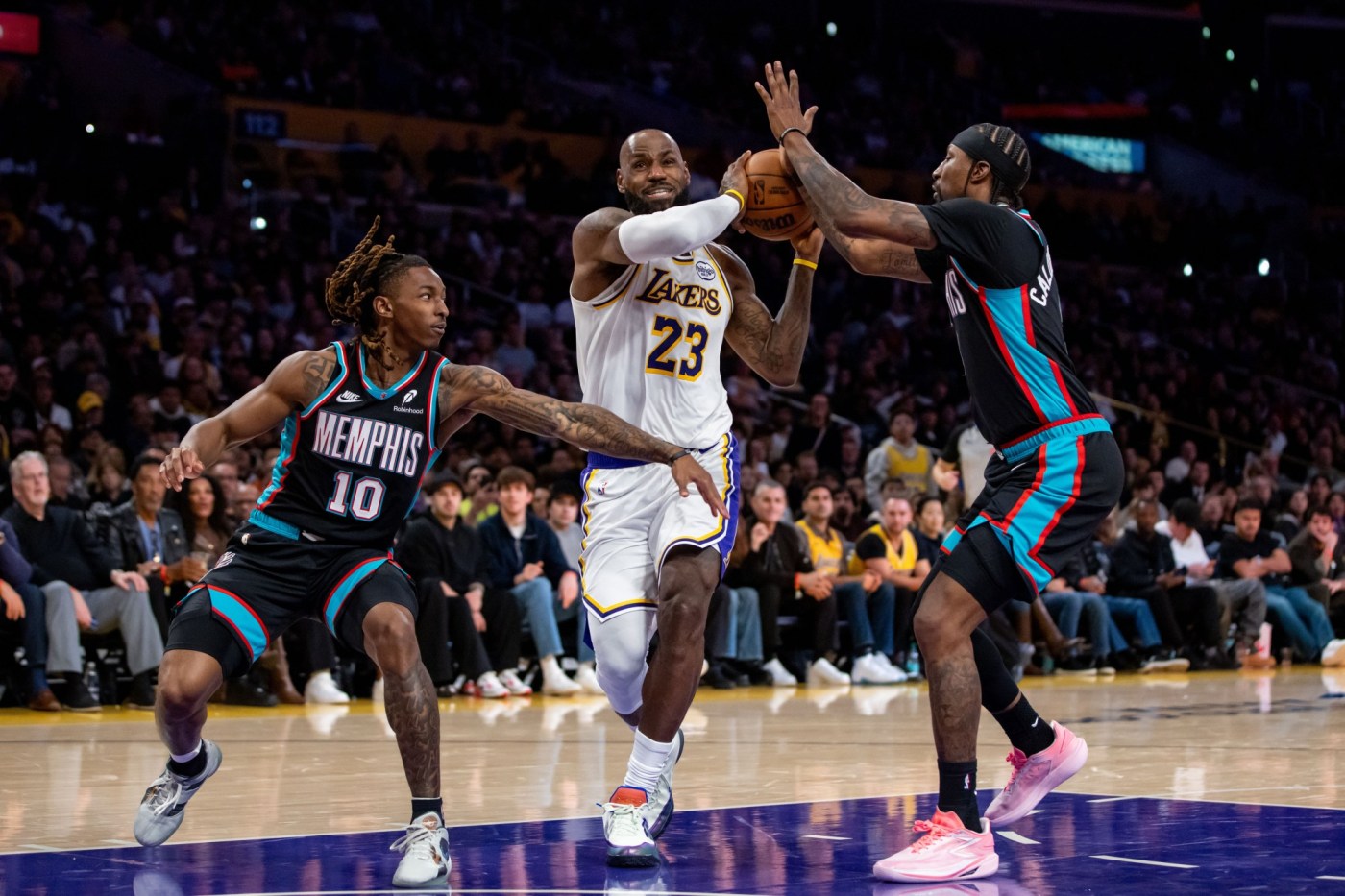 Luka Doncic, LeBron James lead Lakers to 2nd straight win over Grizzlies