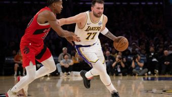 Luka Doncic, LeBron James help Lakers snap skid in win over Raptors