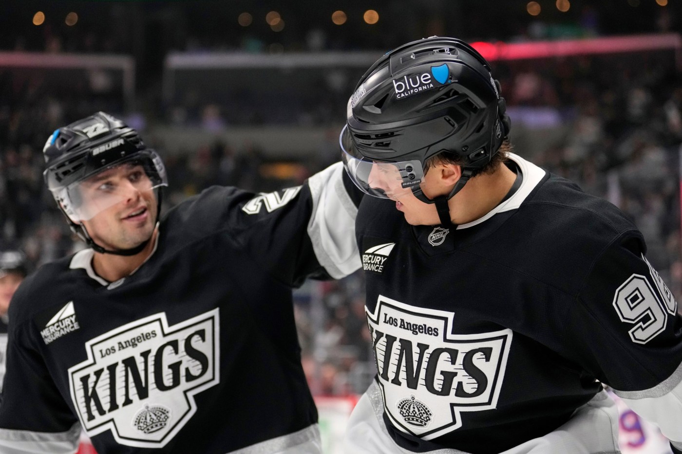 Kings beat slumping Rangers to snap 4-game skid