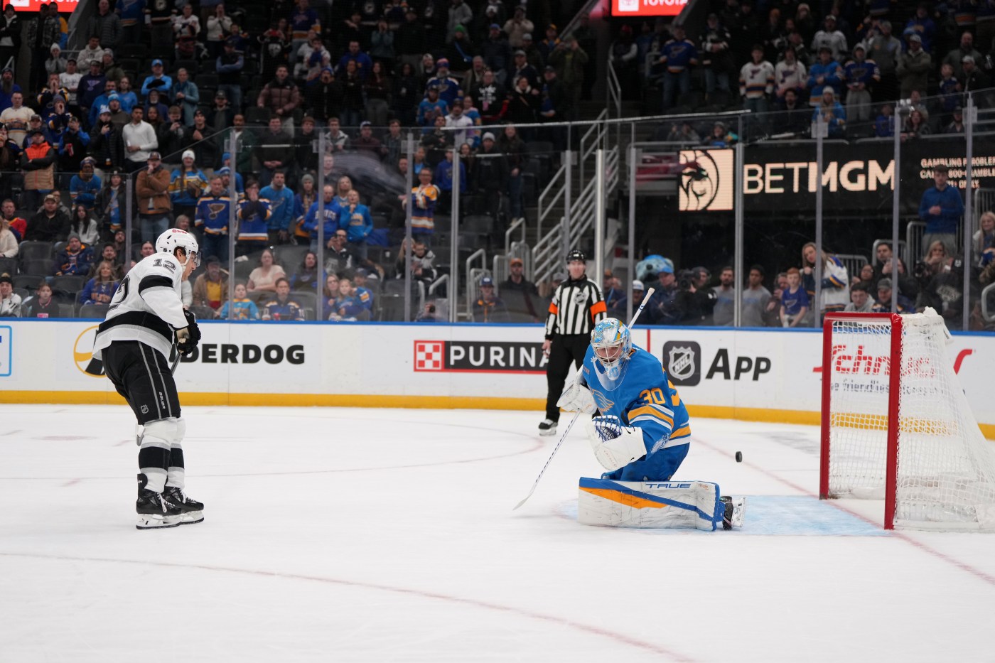 Trevor Moore returns, delivers in shootout as Kings top Blues