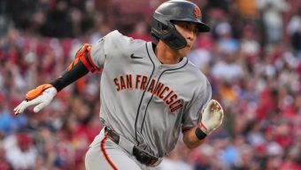 Giants OF Jung Hoo Lee stopped briefly at LAX because of missing travel documents, AP source says