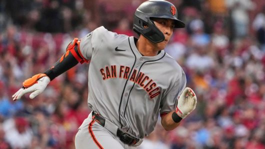 Giants OF Jung Hoo Lee stopped briefly at LAX because of missing travel documents, AP source says