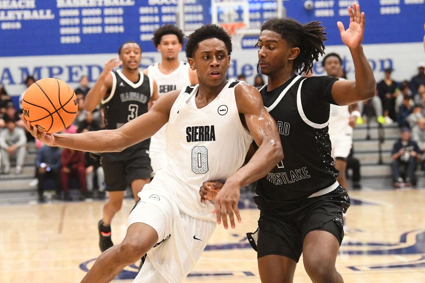 Sierra Canyon boys basketball knocks off Harvard-Westlake in league showdown