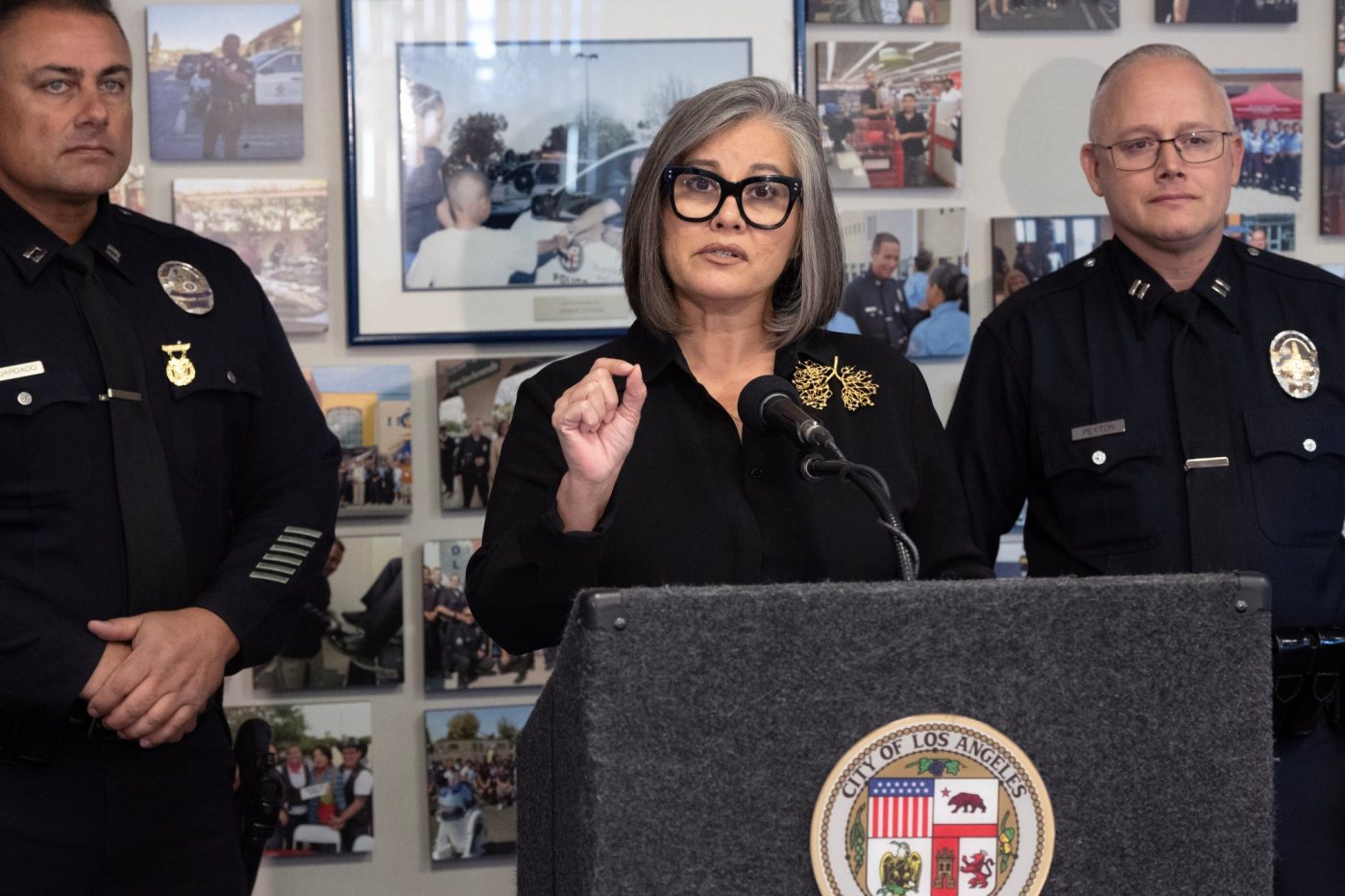 Los Angeles Charter Reform Commission pushed to disclose private talks