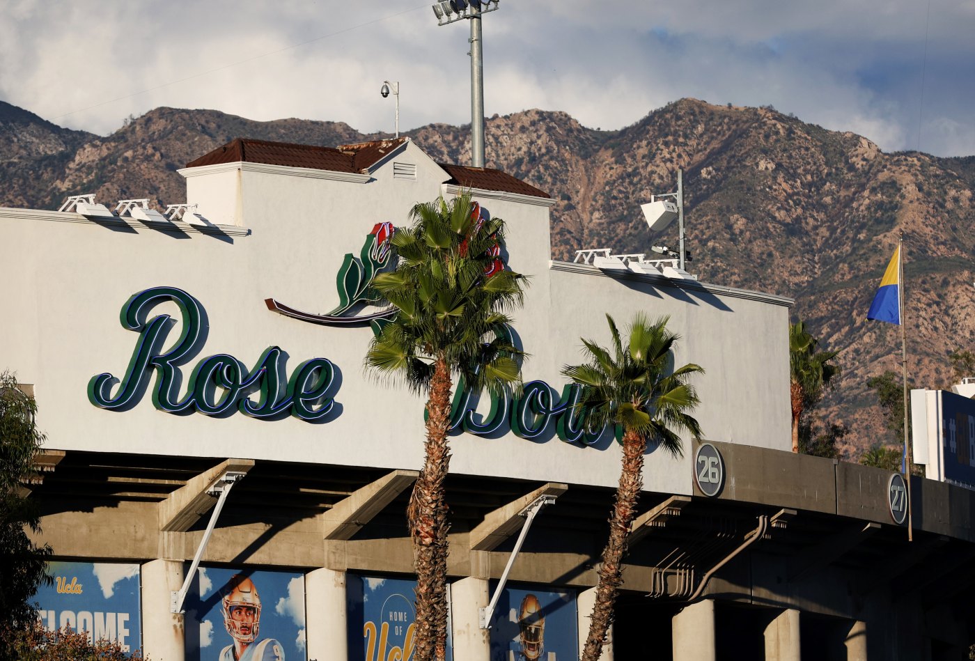 UC Regents get support in dispute over UCLA contract to play at Rose Bowl