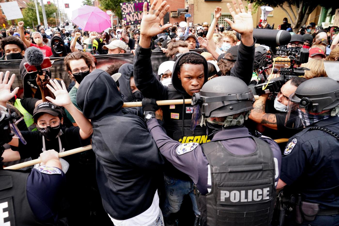 Judge dismisses Louisville police reform proposal with the Department of Justice