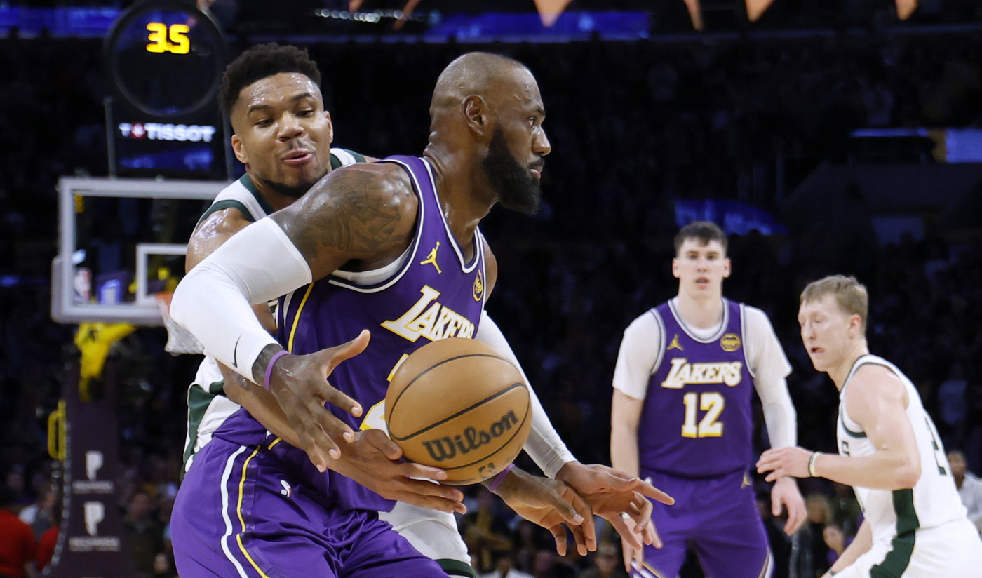 Giannis gets better of LeBron late as Bucks top Lakers